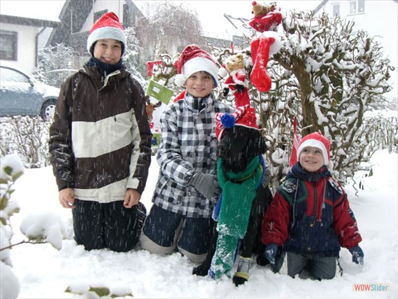 Nouki mit den Kindern 19-12-2010